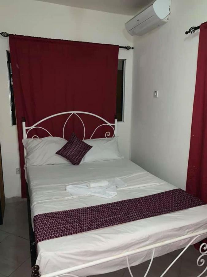 Vlv International Guest House Kololi Dış mekan fotoğraf